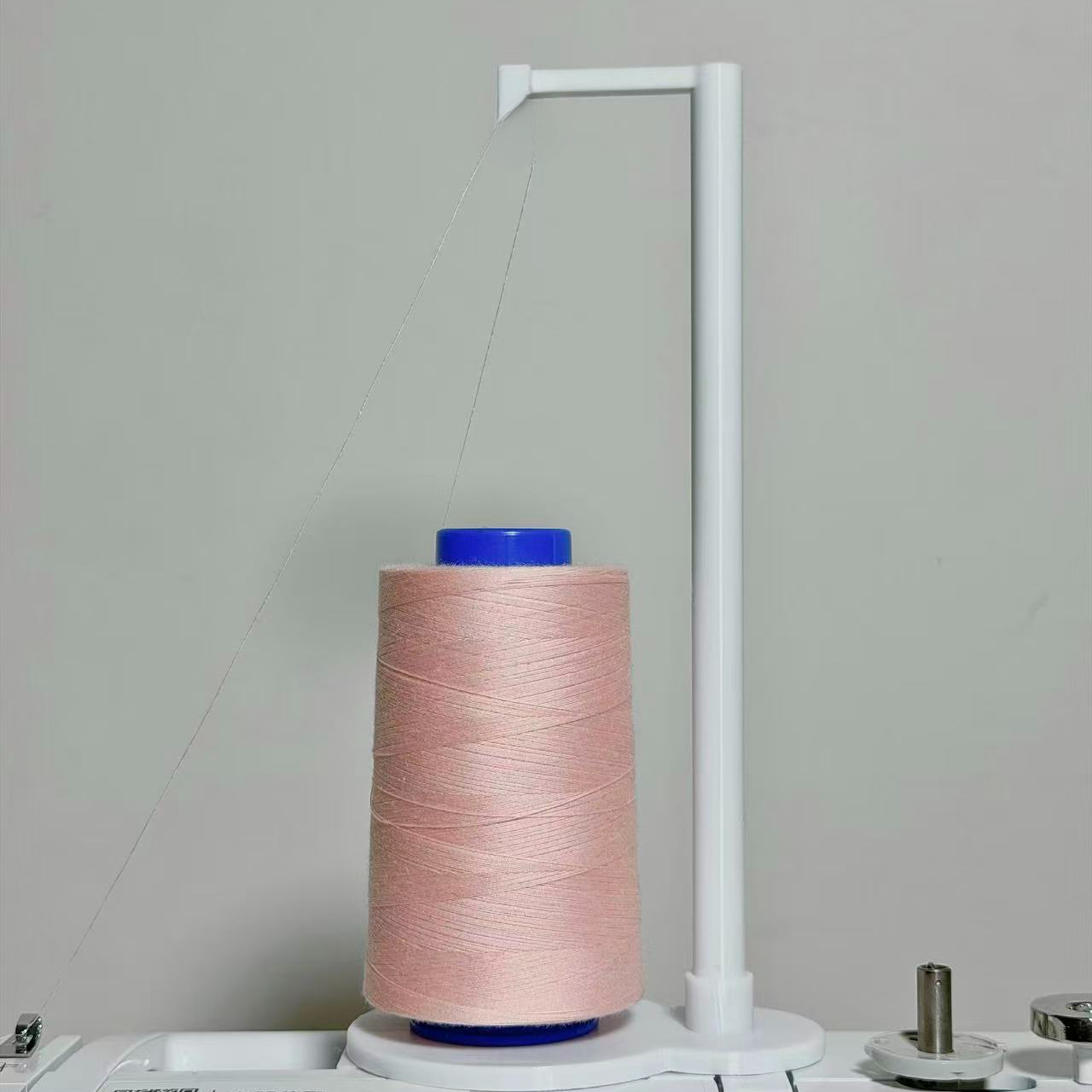 Sewing Machine Yarn - Soporte Superior para Hilo de Máquina