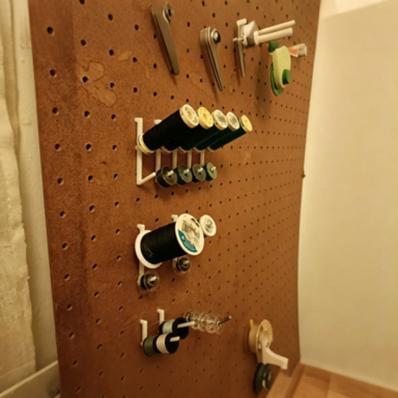 Ganchos para bobinas de hilo d - Bobbin Organizer Box reseña y precio